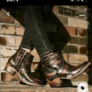 New - Freebird by Steven Sammi Ankle Boot in Black Rustic Size 8